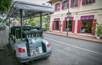 Luang Prabang:1 Hour Heritage Tour,snacks,drinks,pick-up