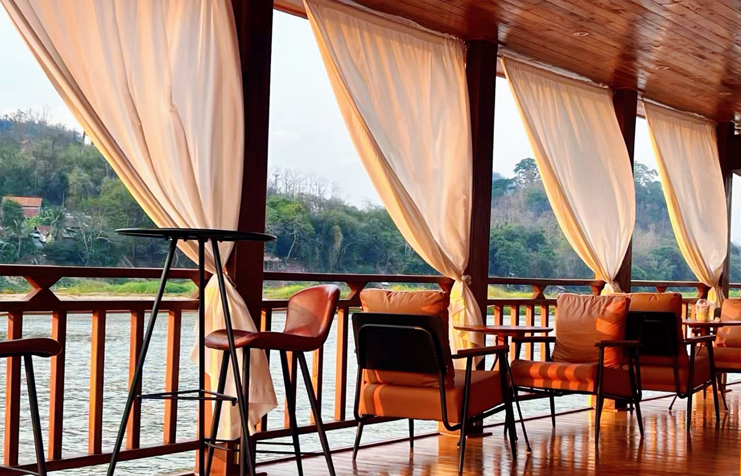 Luang Prabang Half Day Tour with Mekong River Sunset Cruise