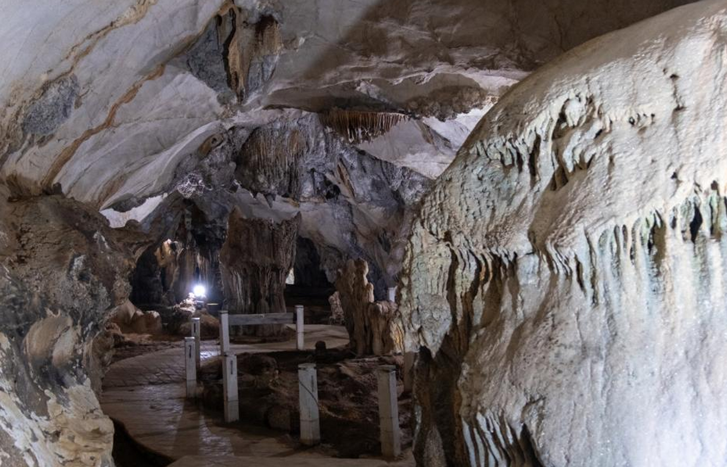 Vang Vieng: Hot Air Balloon,Kayak,Zipline,Blue lagoon1 Tour