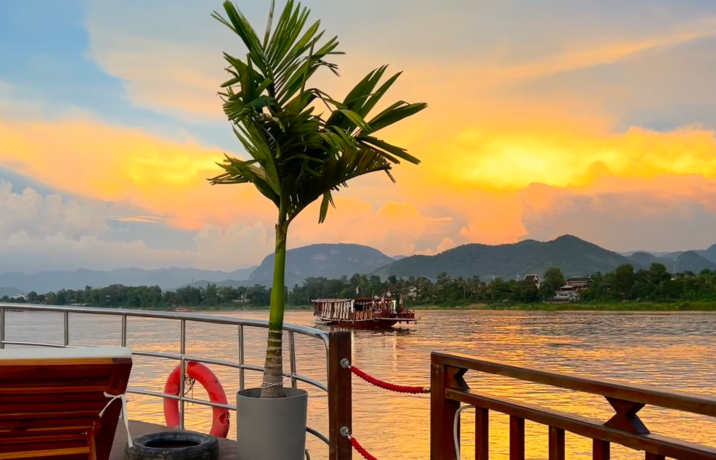 Luang Prabang Half Day Tour with Mekong River Sunset Cruise