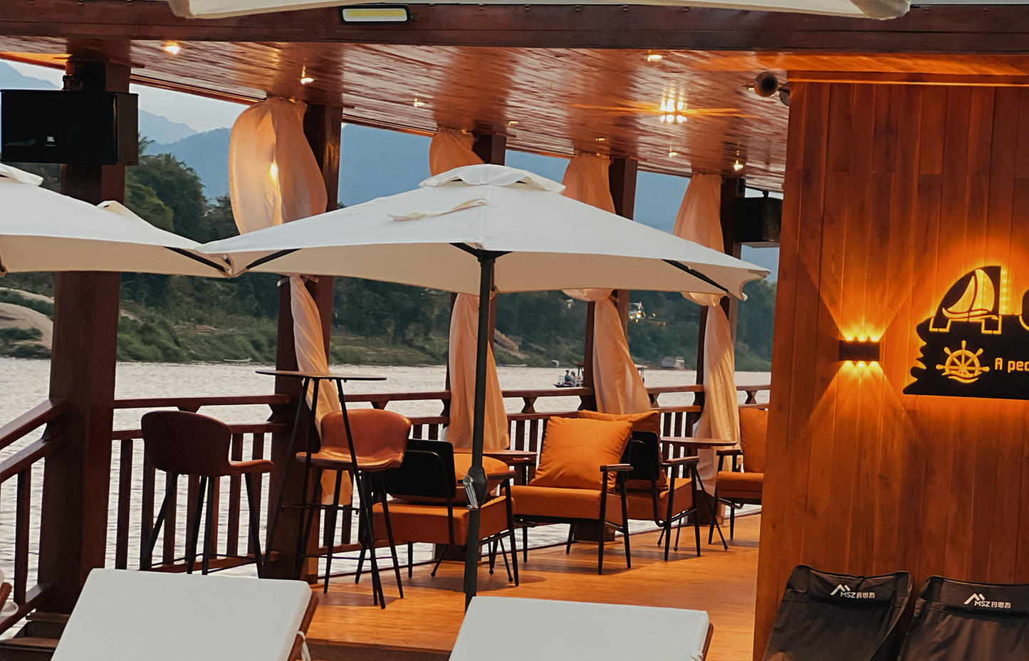 Luang Prabang Half Day Tour with Mekong River Sunset Cruise