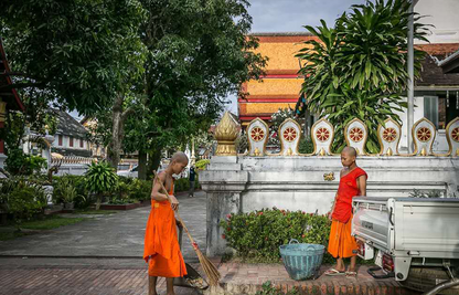 Luang Prabang:1 Hour Heritage Tour,snacks,drinks,pick-up