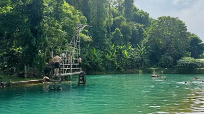 Vang Vieng: Paragliding, 2Caves, Zipline, Kayak, lagoon 3