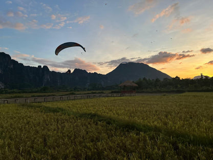 Vang Vieng: Paragliding, 2Caves, Zipline, Kayak, lagoon 3
