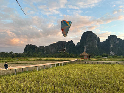 Vang Vieng: Paragliding, 2Caves, Zipline, Kayak, lagoon 3