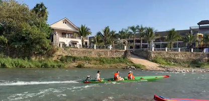 Vang vieng: Longtail boat&Hot Air Balloon&hotel pick-up