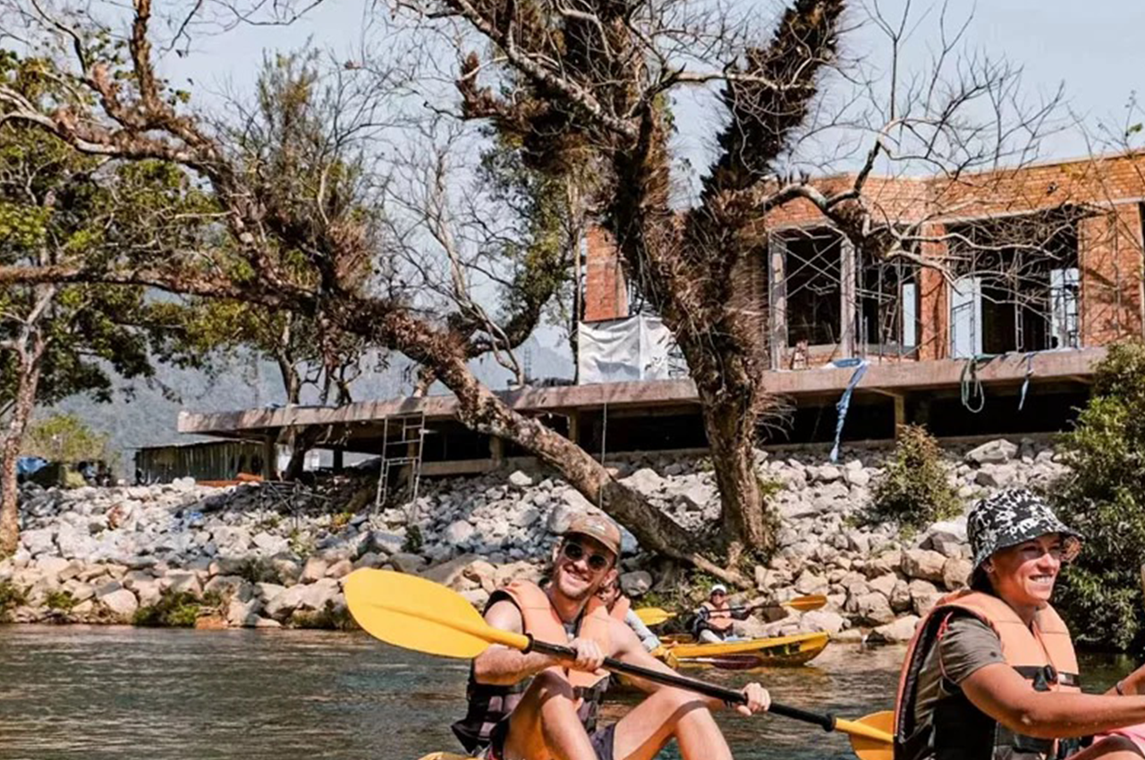 Vang Vieng: Hot Air Balloon,Kayak,Zipline,Blue lagoon1 Tour