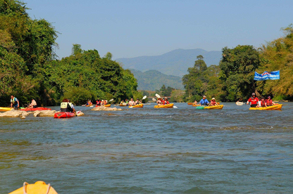 Vang Vieng: Paragliding, 2Caves, Zipline, Kayak, lagoon 3