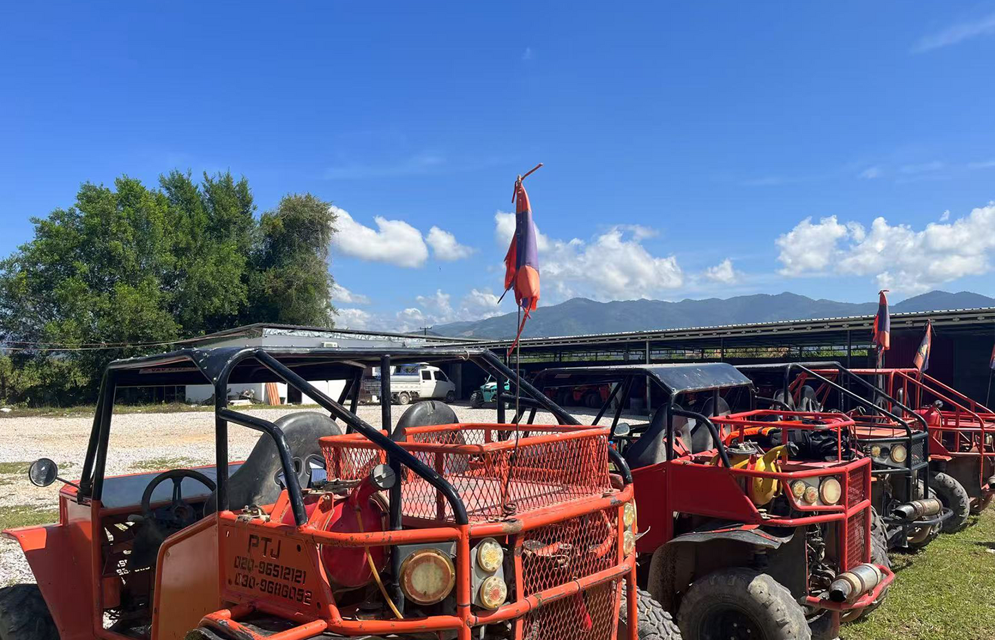 Vang Vieng: Hot Air Balloon and Go Kart Ride