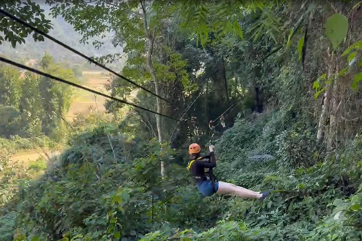 Vang Vieng: Paragliding, 2Caves, Zipline, Kayak, lagoon 3