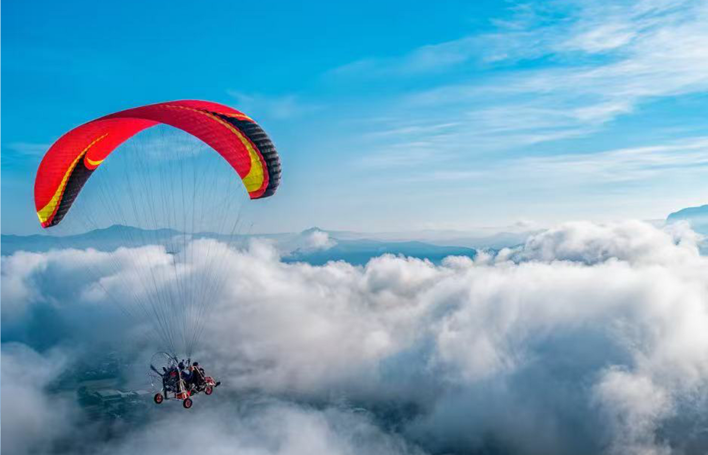 Vang Vieng: Paragliding, 2Caves, Zipline, Kayak, lagoon 3