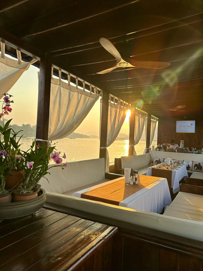 Luang Prabang: Mekong River Sunset Cruise and Dinner