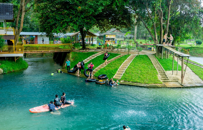 Vang Vieng: Paragliding, 2Caves, Zipline, Kayak, lagoon 3