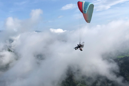 Vang Vieng: Paragliding, 2Caves, Zipline, Kayak, lagoon 3